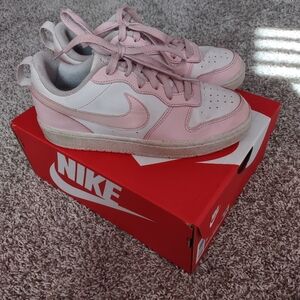 Girls Nike Court Borough